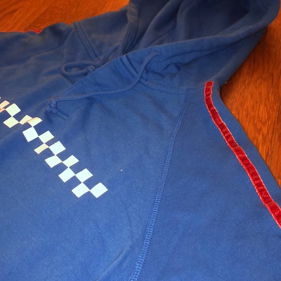 Cropped Sweatshirt - Picture 3 of 4